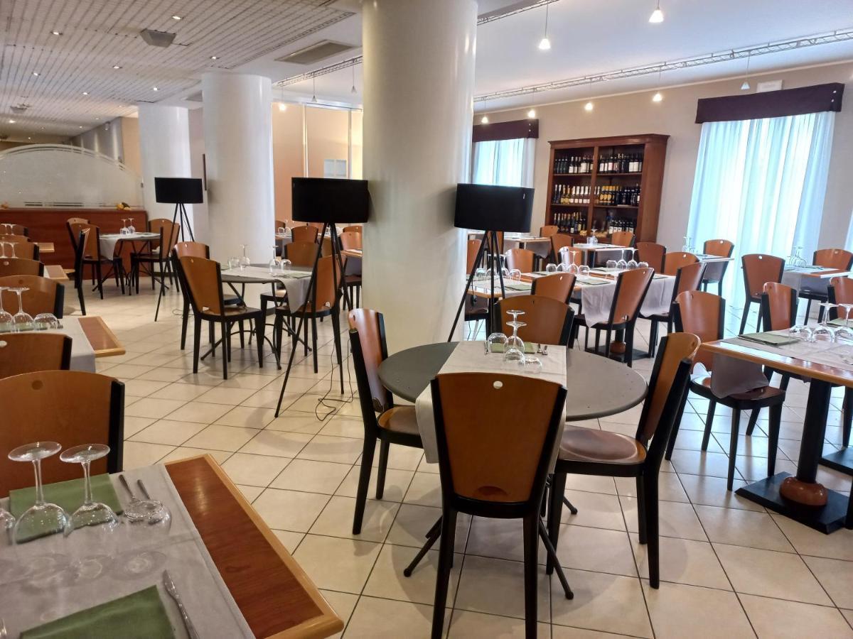 Una Hotels Occhiobello Εξωτερικό φωτογραφία