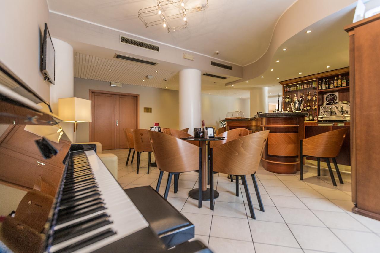 Una Hotels Occhiobello Εξωτερικό φωτογραφία