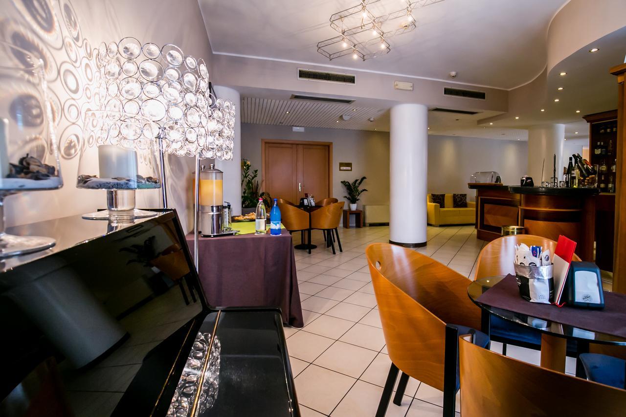 Una Hotels Occhiobello Εξωτερικό φωτογραφία