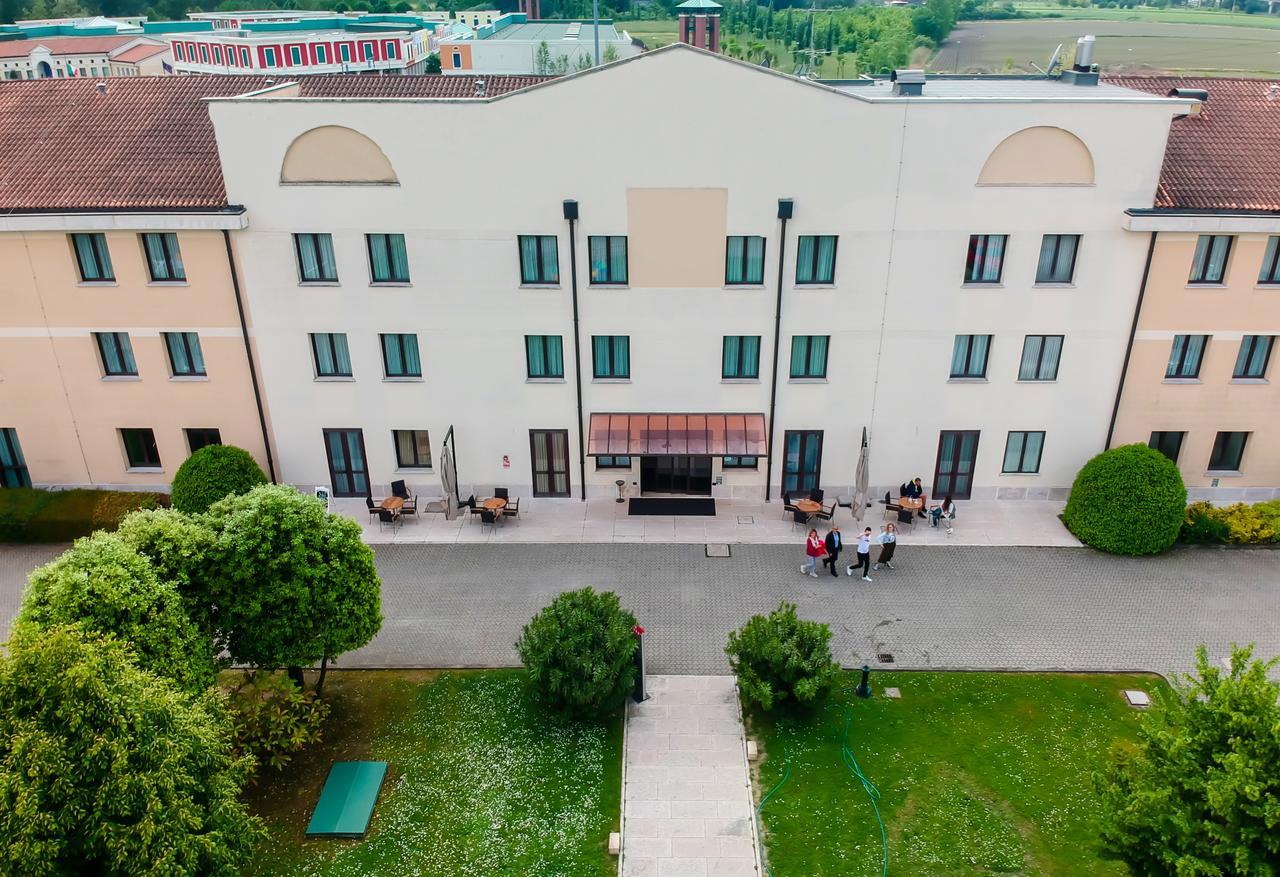 Una Hotels Occhiobello Εξωτερικό φωτογραφία