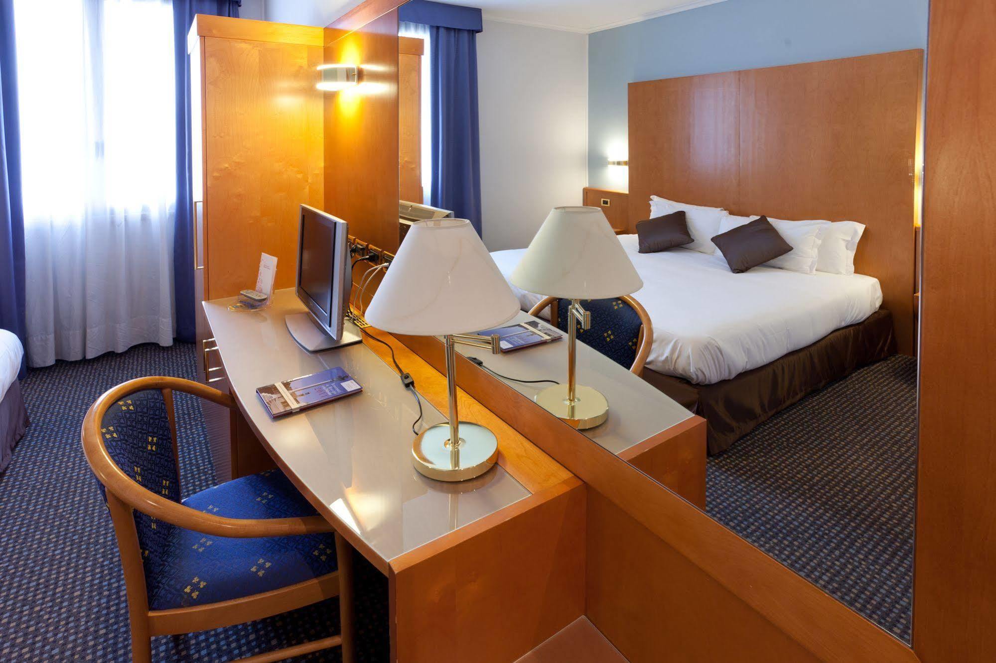 Una Hotels Occhiobello Εξωτερικό φωτογραφία